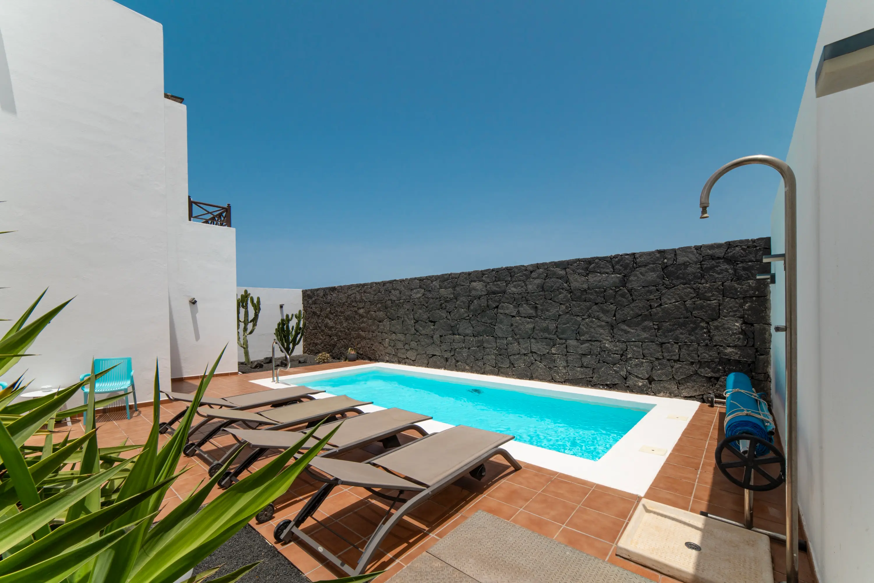 Piscina e bordo piscina